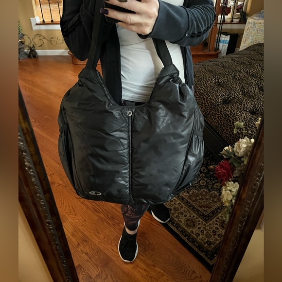 CHAMPION Trendy Luxury Chic LG Black with Pink Lining Puffer Tote Bag - Picture 7 of 16